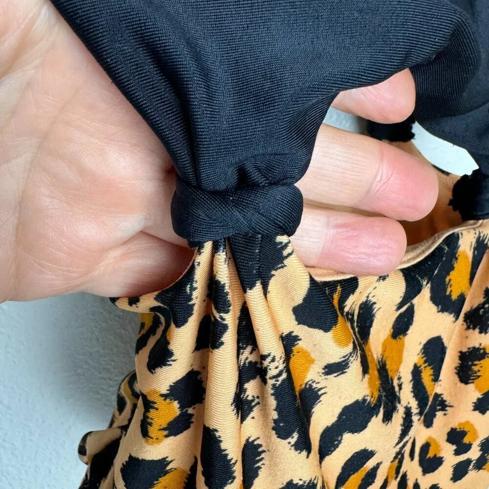 One Piece Swimsuit Size S ( 6/6X)  Black / Animal print